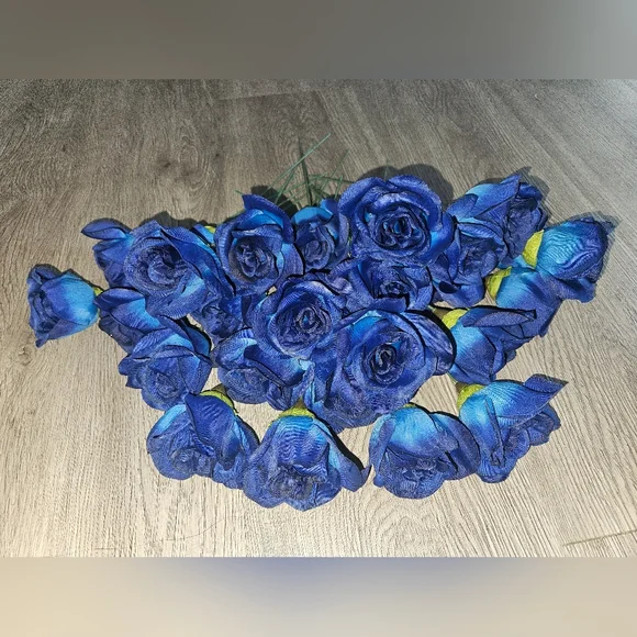 Artificial Roses - Picture 2 of 8